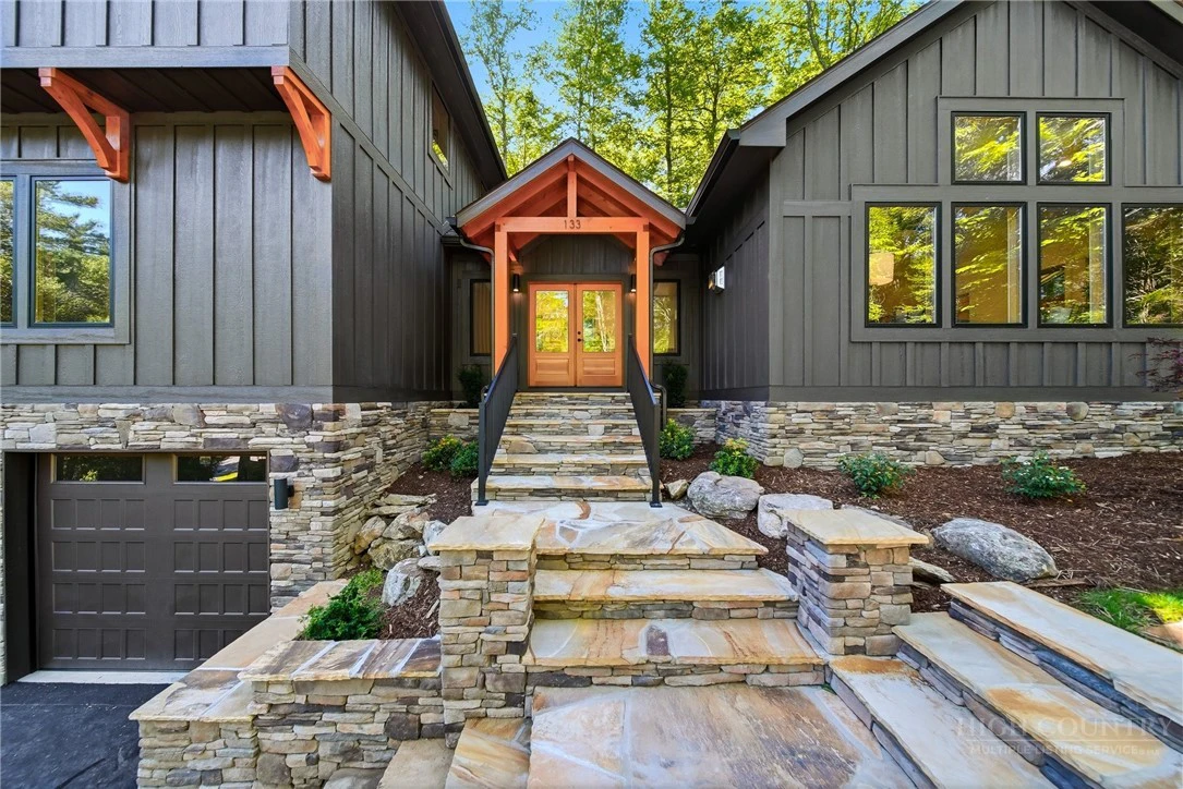 Image number 2 for the current listing