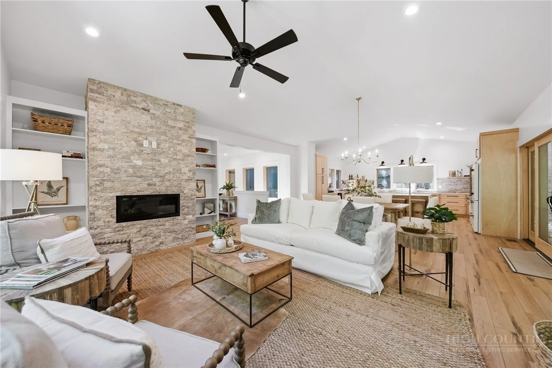 Image number 6 for the current listing