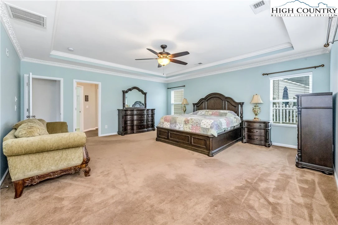 Image number 7 for the current listing