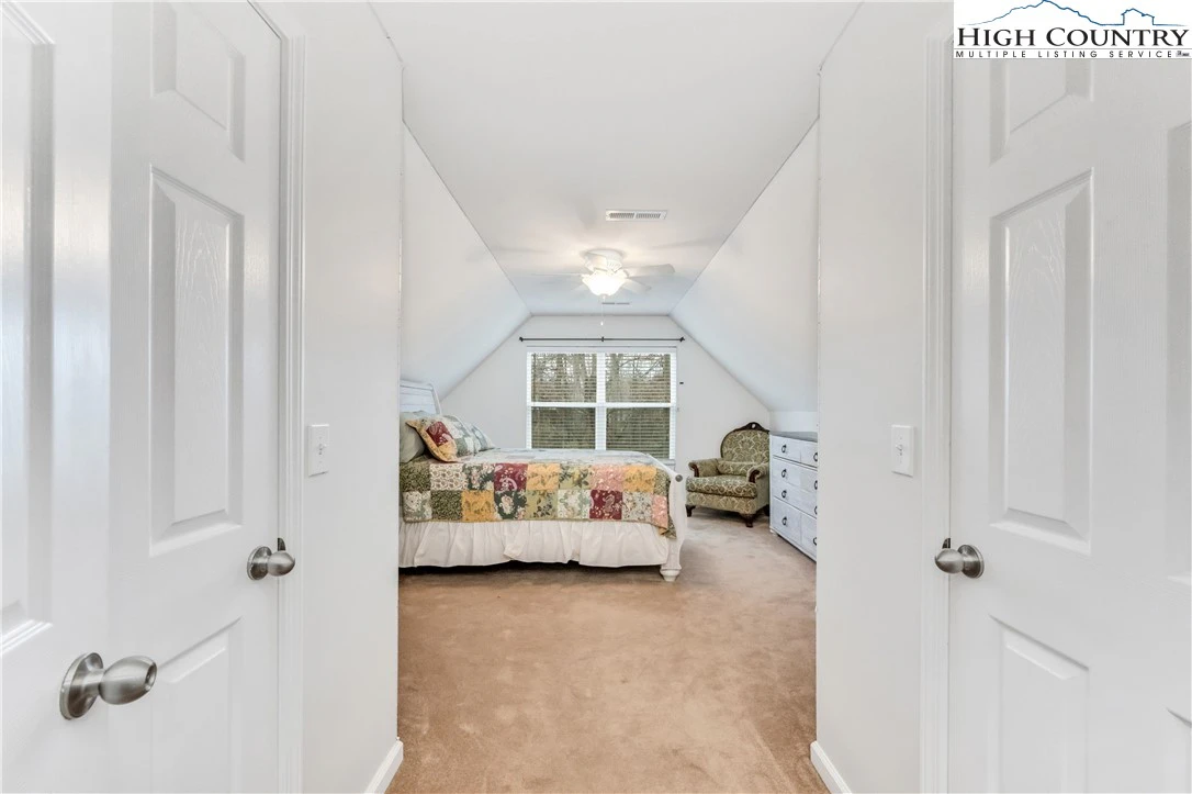 Image number 13 for the current listing