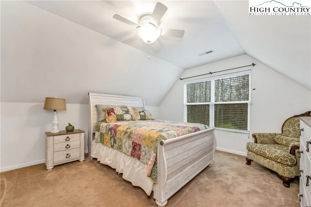 Image number 2 for the current listing