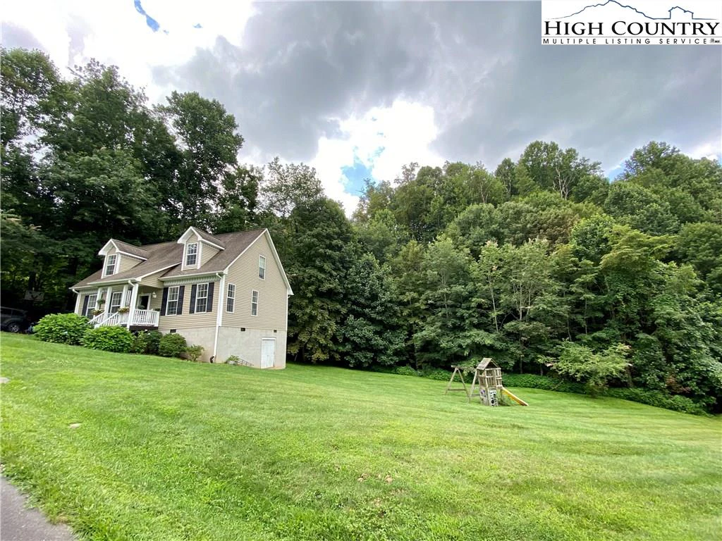 Image number 17 for the current listing