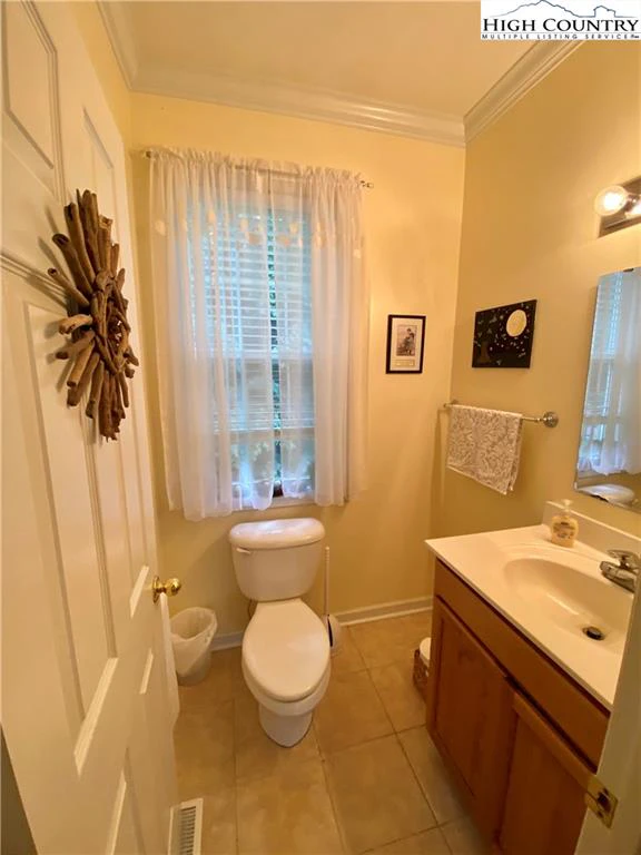 Image number 11 for the current listing