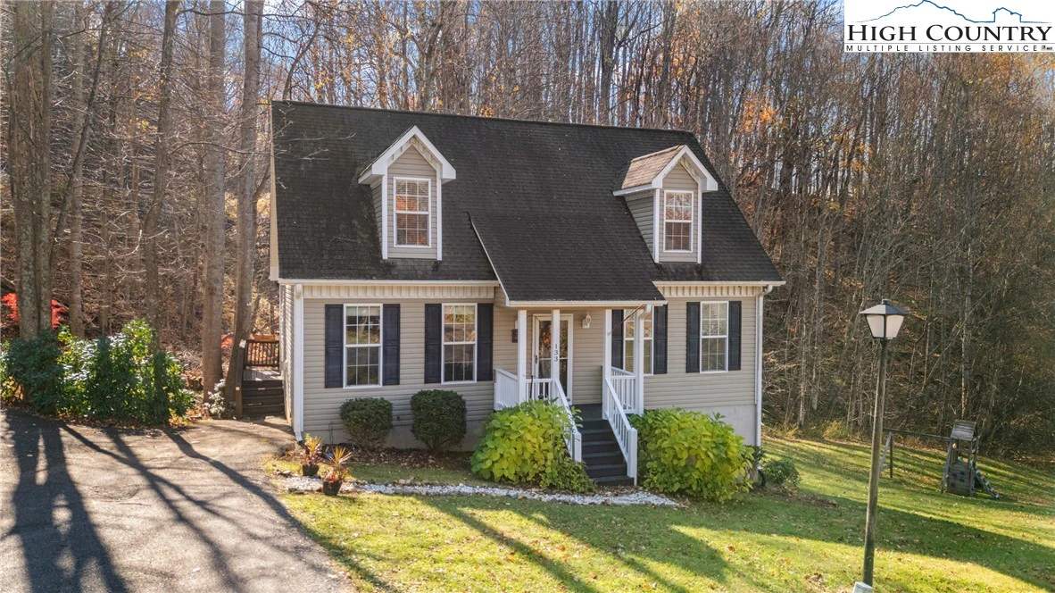 Image number 1 for the current listing