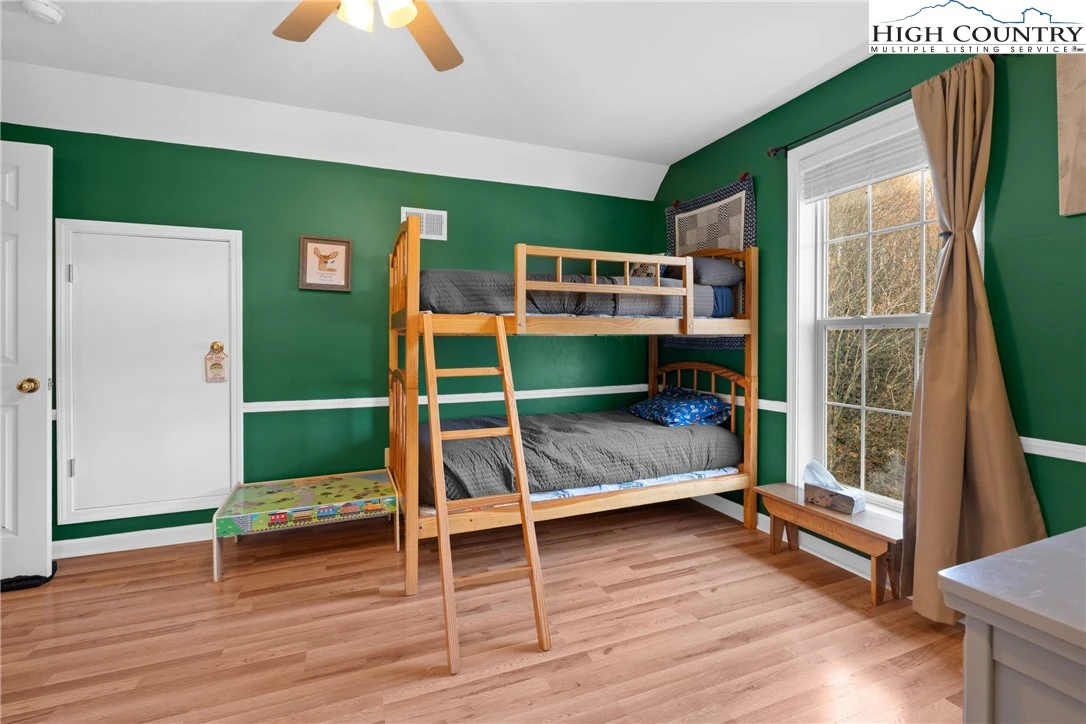 Image number 12 for the current listing