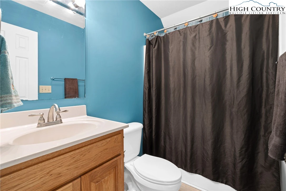 Image number 3 for the current listing