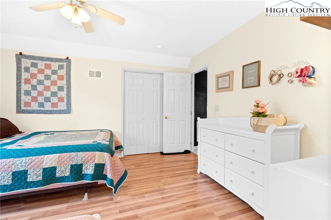 Image number 6 for the current listing