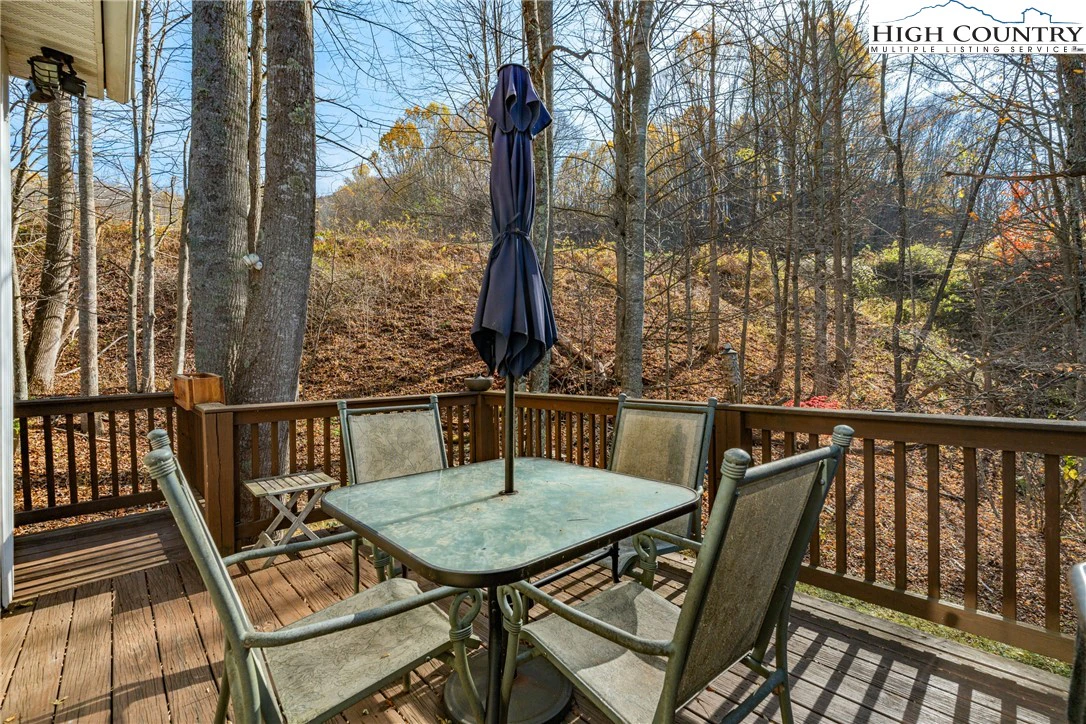 Image number 8 for the current listing