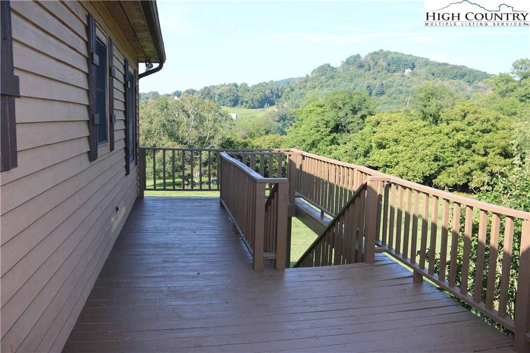 Image number 21 for the current listing