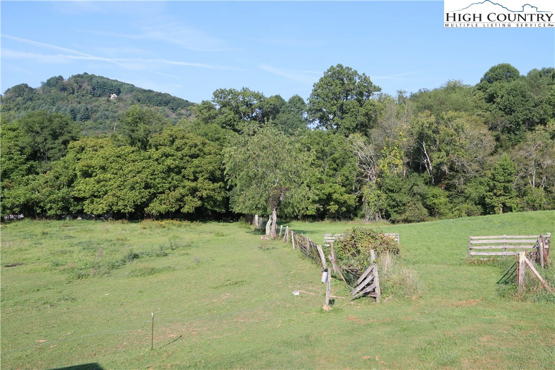 Image number 20 for the current listing
