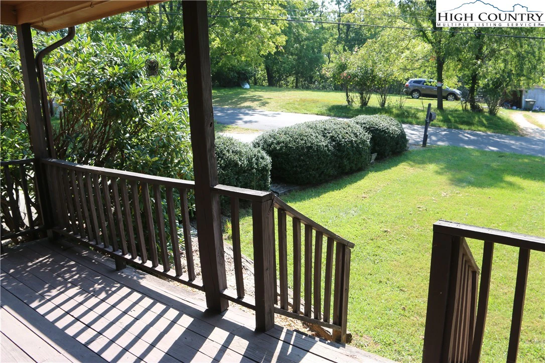 Image number 11 for the current listing