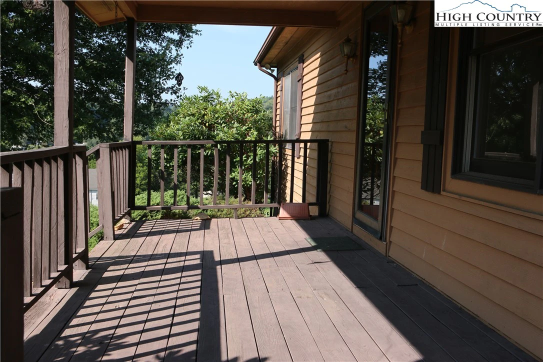 Image number 10 for the current listing