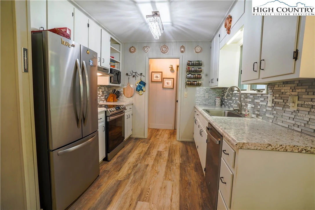 Image number 5 for the current listing