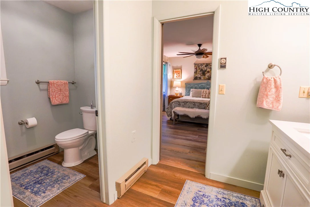 Image number 2 for the current listing
