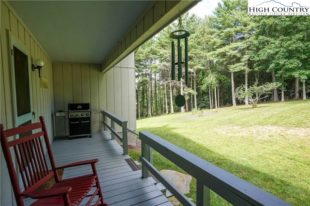 Image number 17 for the current listing