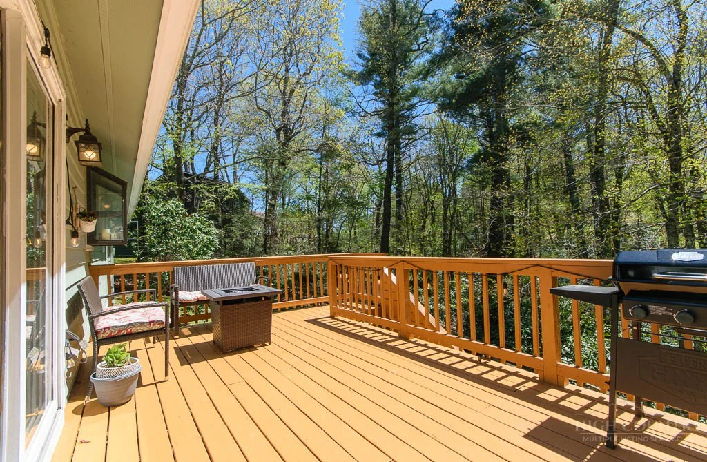 Image number 34 for the current listing