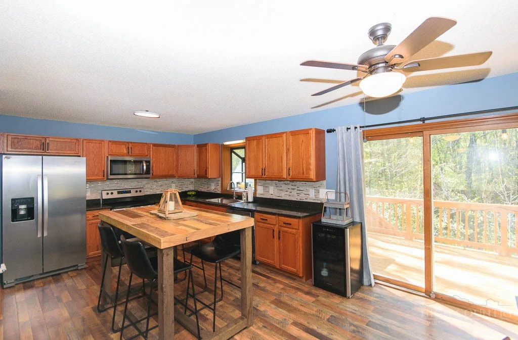 Image number 11 for the current listing