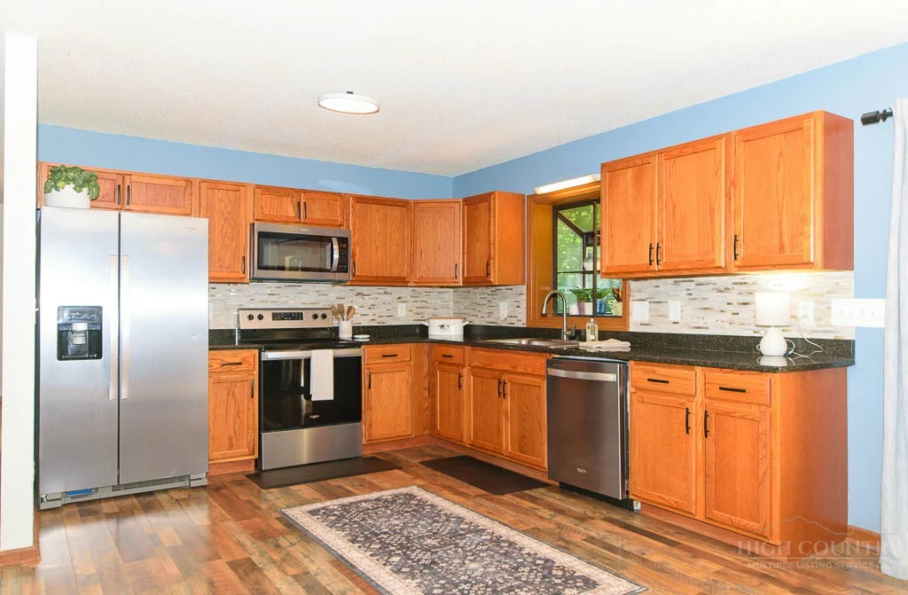 Image number 12 for the current listing