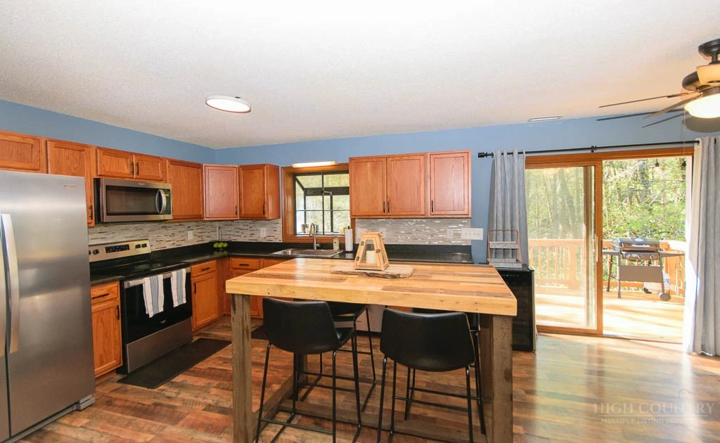 Image number 13 for the current listing