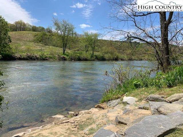Image number 19 for the current listing