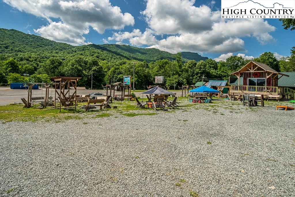 Image number 9 for the current listing