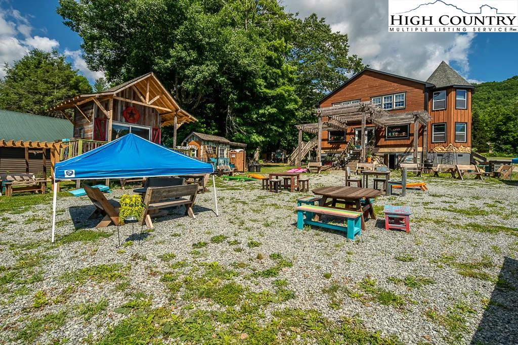 Image number 11 for the current listing