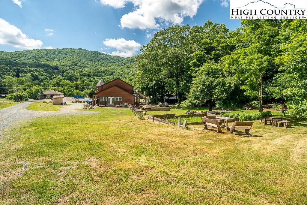 Image number 13 for the current listing