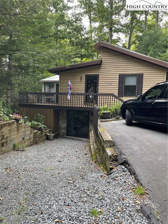 Image number 1 for the current listing