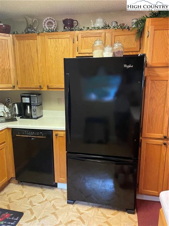 Image number 11 for the current listing