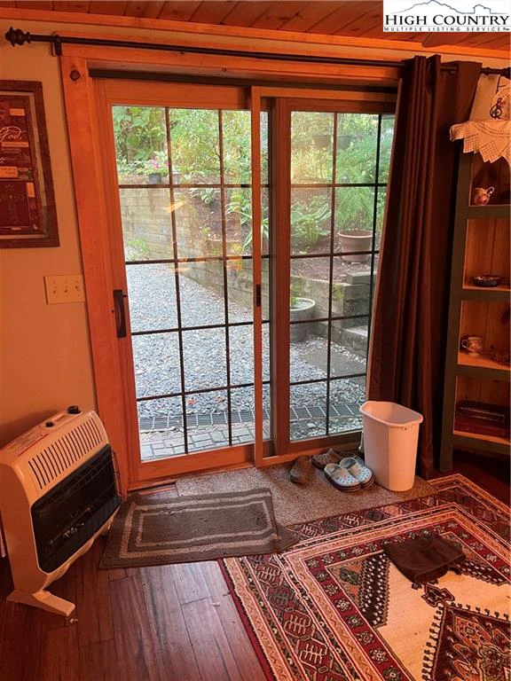 Image number 5 for the current listing