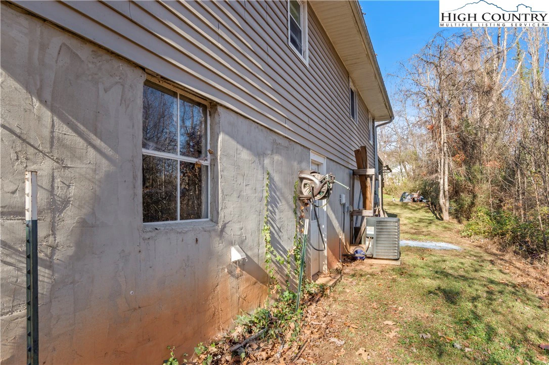 Image number 3 for the current listing