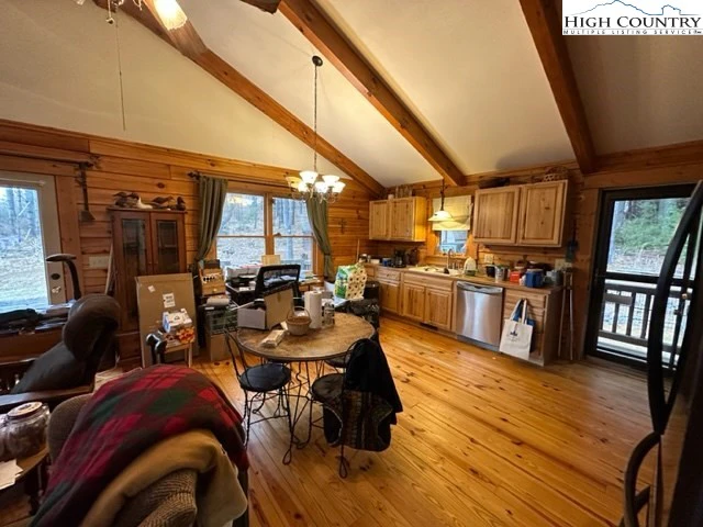 Image number 8 for the current listing