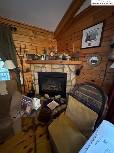 Image number 6 for the current listing