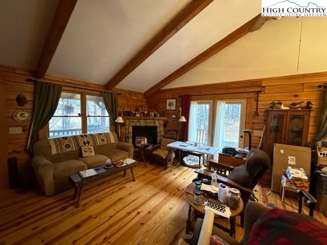 Image number 4 for the current listing