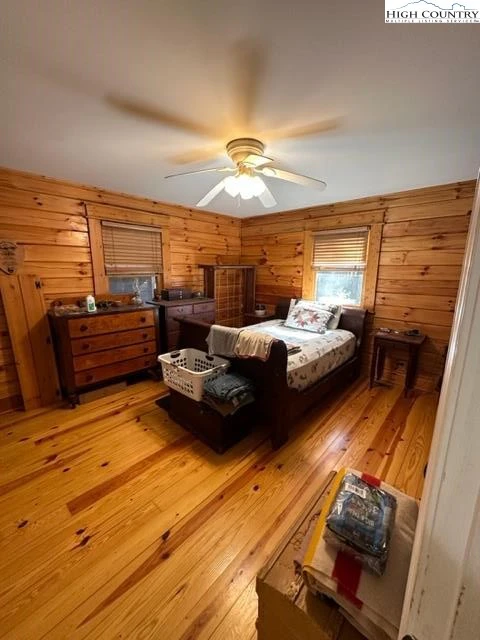 Image number 3 for the current listing