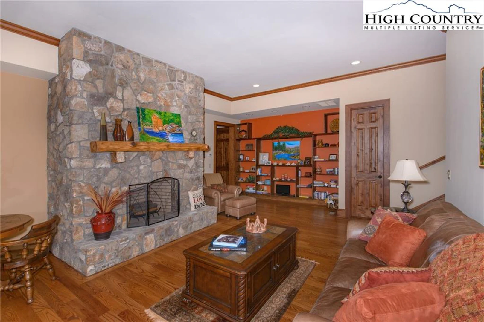 Image number 15 for the current listing