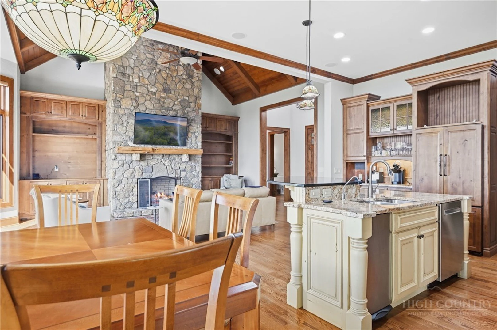 Image number 12 for the current listing