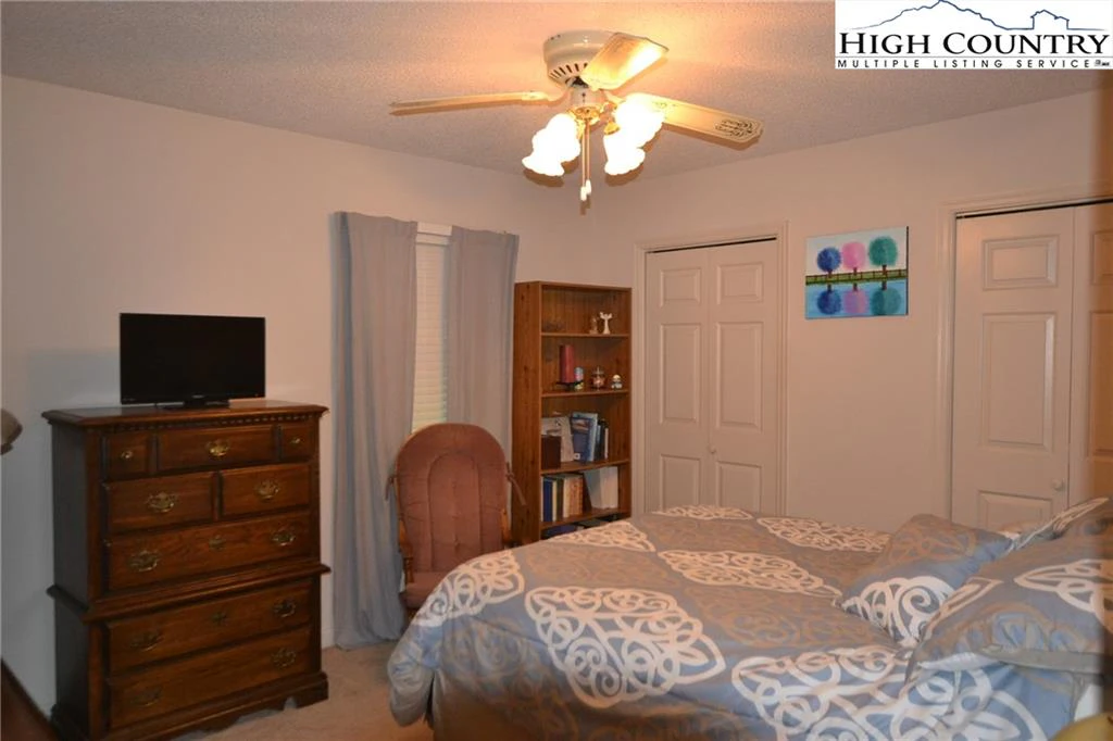 Image number 10 for the current listing