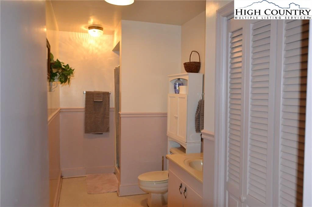 Image number 8 for the current listing