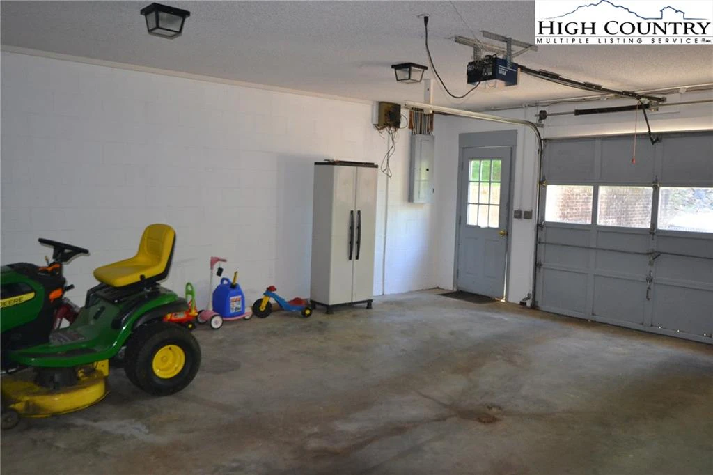 Image number 6 for the current listing