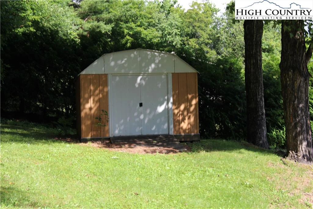 Image number 4 for the current listing