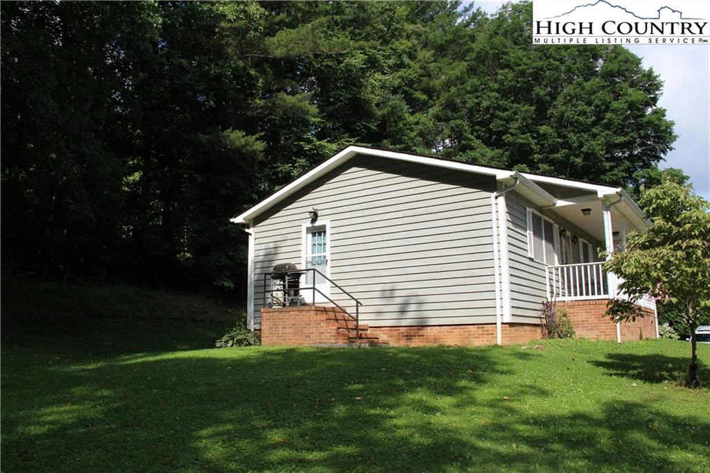 Image number 17 for the current listing