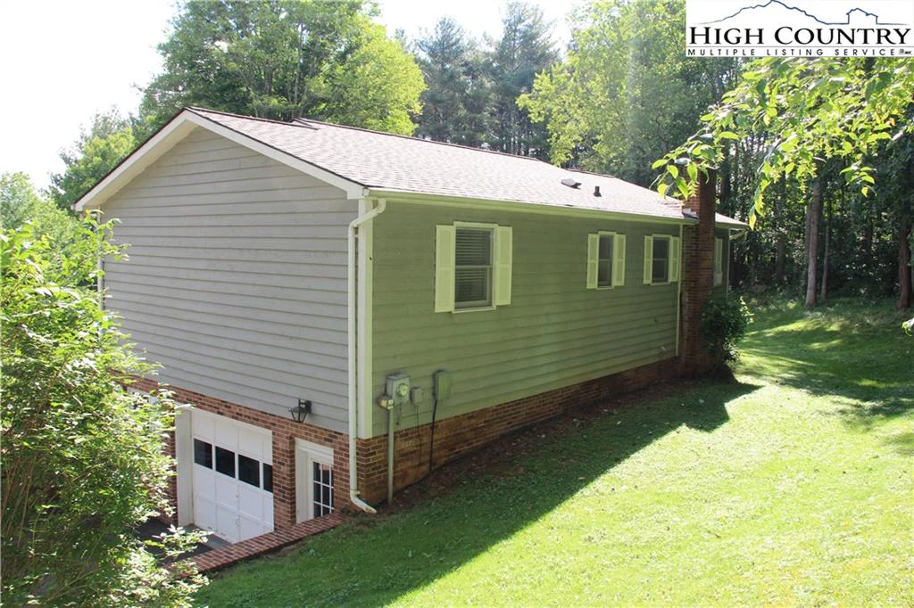 Image number 16 for the current listing