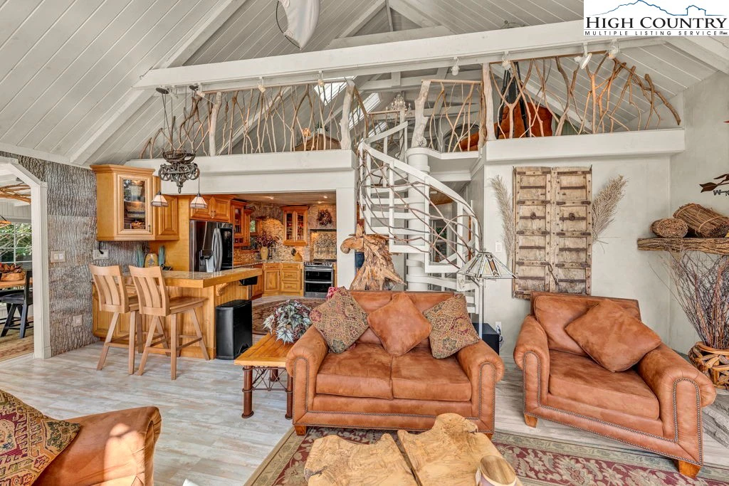 Image number 8 for the current listing