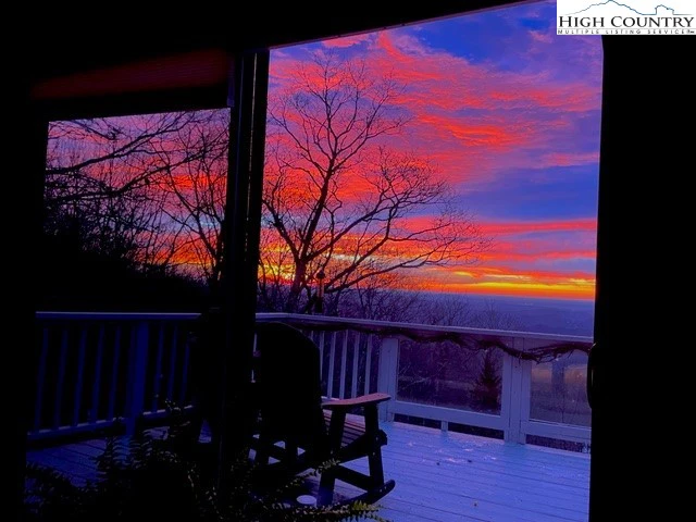 Image number 18 for the current listing