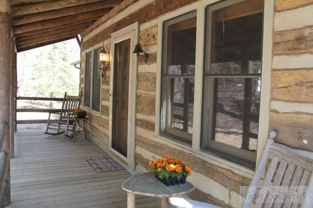 Image number 9 for the current listing