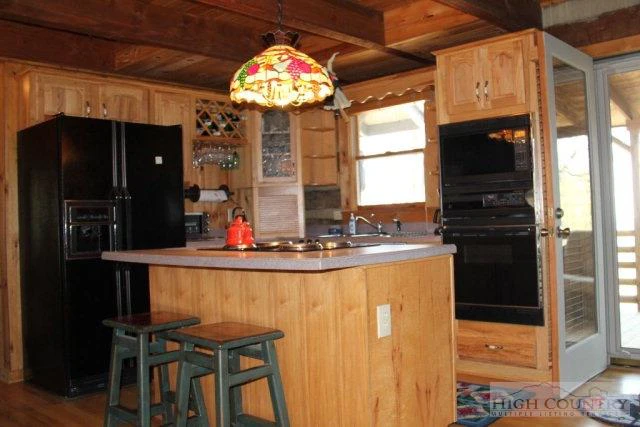 Image number 7 for the current listing