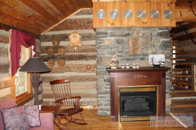 Image number 29 for the current listing