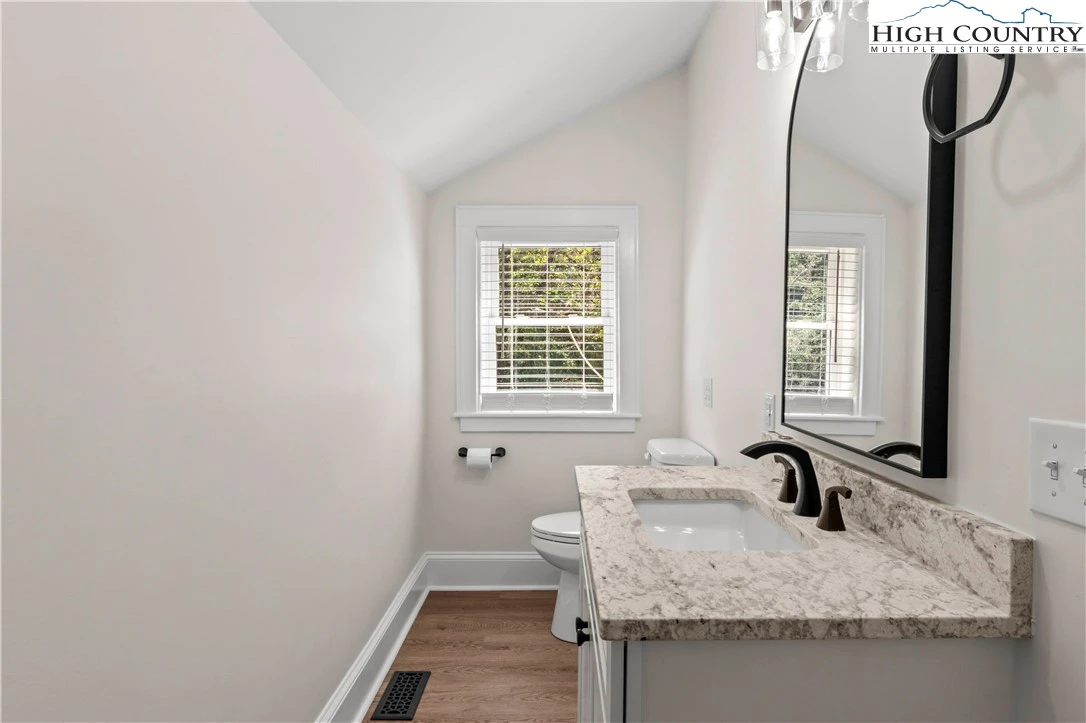 Image number 10 for the current listing