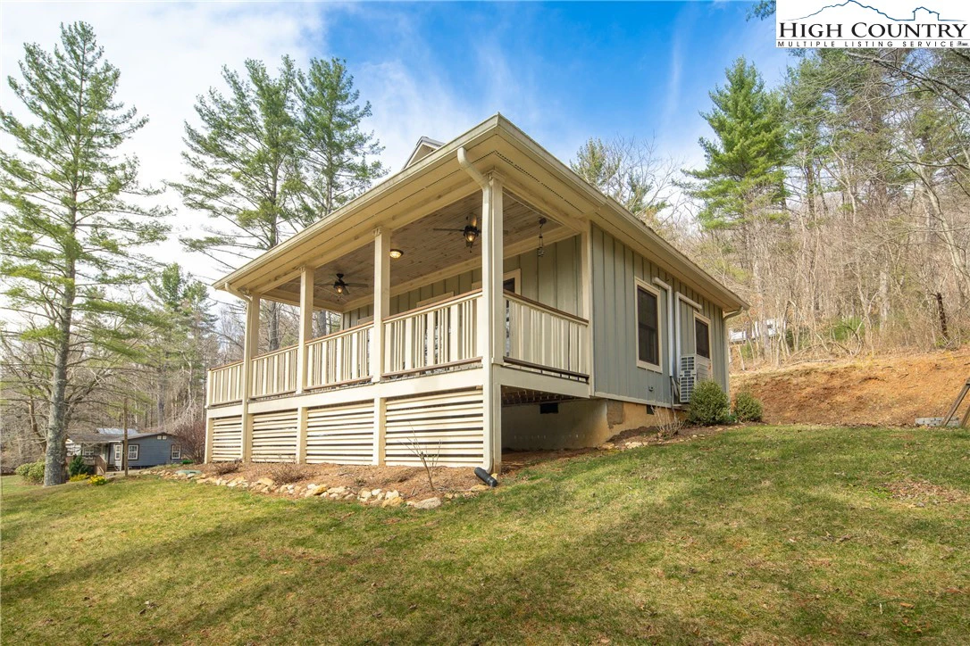 Image number 4 for the current listing